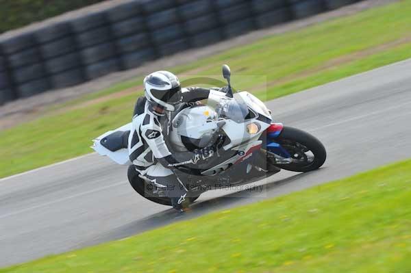 Mallory park Leicestershire;Mallory park photographs;Motorcycle action photographs;Trackday digital images;event digital images;eventdigitalimages;mallory park;no limits trackday;peter wileman photography;trackday;trackday photos