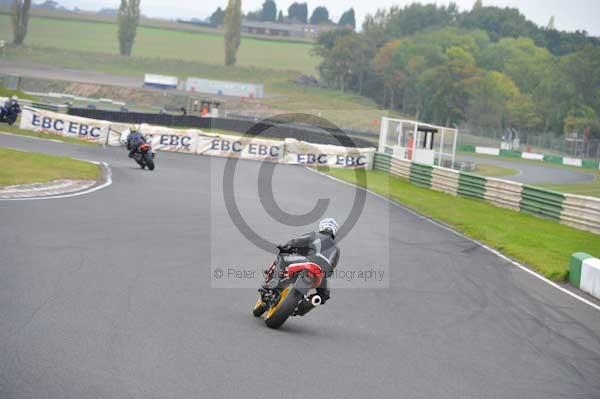 Mallory park Leicestershire;Mallory park photographs;Motorcycle action photographs;Trackday digital images;event digital images;eventdigitalimages;mallory park;no limits trackday;peter wileman photography;trackday;trackday photos