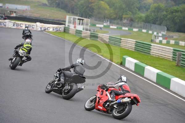 Mallory park Leicestershire;Mallory park photographs;Motorcycle action photographs;Trackday digital images;event digital images;eventdigitalimages;mallory park;no limits trackday;peter wileman photography;trackday;trackday photos