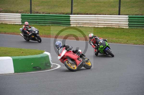 Mallory park Leicestershire;Mallory park photographs;Motorcycle action photographs;Trackday digital images;event digital images;eventdigitalimages;mallory park;no limits trackday;peter wileman photography;trackday;trackday photos