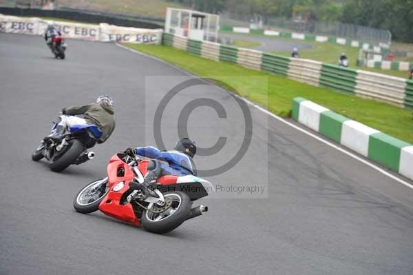 Mallory park Leicestershire;Mallory park photographs;Motorcycle action photographs;Trackday digital images;event digital images;eventdigitalimages;mallory park;no limits trackday;peter wileman photography;trackday;trackday photos