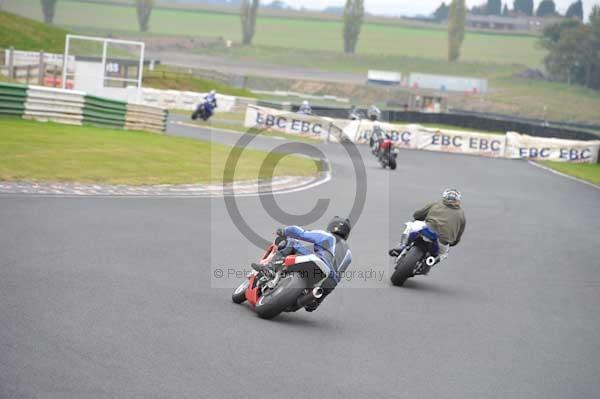 Mallory park Leicestershire;Mallory park photographs;Motorcycle action photographs;Trackday digital images;event digital images;eventdigitalimages;mallory park;no limits trackday;peter wileman photography;trackday;trackday photos