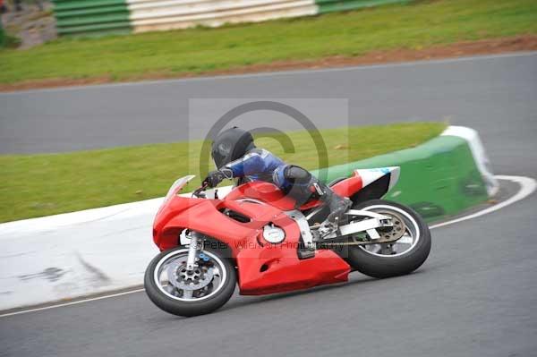 Mallory park Leicestershire;Mallory park photographs;Motorcycle action photographs;Trackday digital images;event digital images;eventdigitalimages;mallory park;no limits trackday;peter wileman photography;trackday;trackday photos