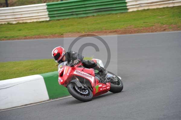 Mallory park Leicestershire;Mallory park photographs;Motorcycle action photographs;Trackday digital images;event digital images;eventdigitalimages;mallory park;no limits trackday;peter wileman photography;trackday;trackday photos