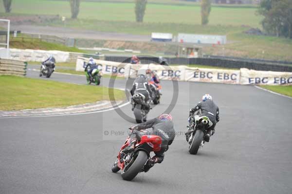 Mallory park Leicestershire;Mallory park photographs;Motorcycle action photographs;Trackday digital images;event digital images;eventdigitalimages;mallory park;no limits trackday;peter wileman photography;trackday;trackday photos