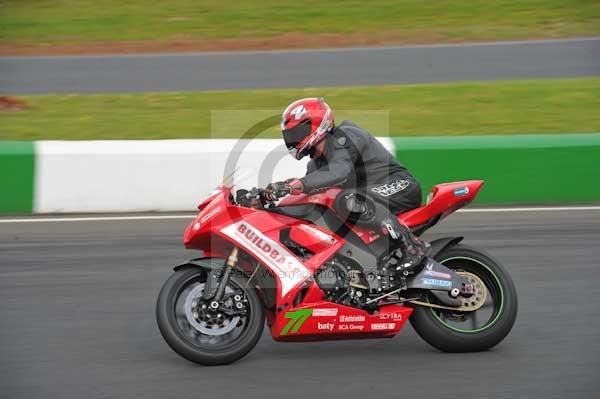 Mallory park Leicestershire;Mallory park photographs;Motorcycle action photographs;Trackday digital images;event digital images;eventdigitalimages;mallory park;no limits trackday;peter wileman photography;trackday;trackday photos