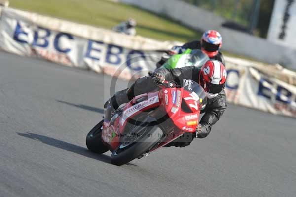 Mallory park Leicestershire;Mallory park photographs;Motorcycle action photographs;Trackday digital images;event digital images;eventdigitalimages;mallory park;no limits trackday;peter wileman photography;trackday;trackday photos