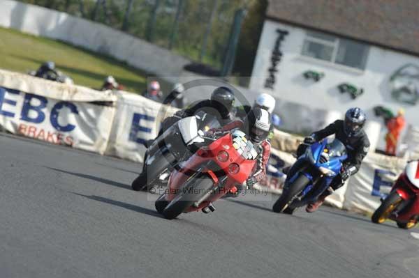 Mallory park Leicestershire;Mallory park photographs;Motorcycle action photographs;Trackday digital images;event digital images;eventdigitalimages;mallory park;no limits trackday;peter wileman photography;trackday;trackday photos