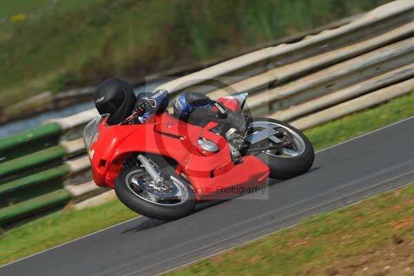 Mallory park Leicestershire;Mallory park photographs;Motorcycle action photographs;Trackday digital images;event digital images;eventdigitalimages;mallory park;no limits trackday;peter wileman photography;trackday;trackday photos