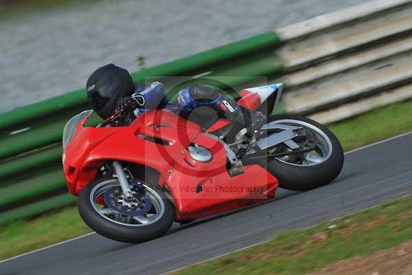 Mallory park Leicestershire;Mallory park photographs;Motorcycle action photographs;Trackday digital images;event digital images;eventdigitalimages;mallory park;no limits trackday;peter wileman photography;trackday;trackday photos