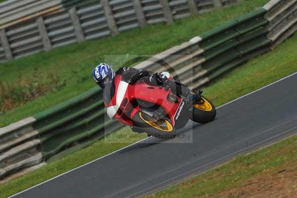 Mallory park Leicestershire;Mallory park photographs;Motorcycle action photographs;Trackday digital images;event digital images;eventdigitalimages;mallory park;no limits trackday;peter wileman photography;trackday;trackday photos