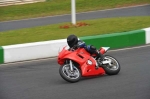 Mallory-park-Leicestershire;Mallory-park-photographs;Motorcycle-action-photographs;Trackday-digital-images;event-digital-images;eventdigitalimages;mallory-park;no-limits-trackday;peter-wileman-photography;trackday;trackday-photos