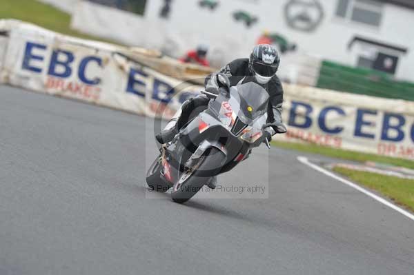 Mallory park Leicestershire;Mallory park photographs;Motorcycle action photographs;Trackday digital images;event digital images;eventdigitalimages;mallory park;no limits trackday;peter wileman photography;trackday;trackday photos