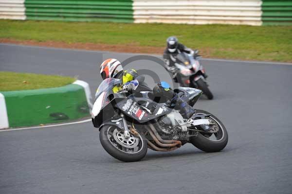 Mallory park Leicestershire;Mallory park photographs;Motorcycle action photographs;Trackday digital images;event digital images;eventdigitalimages;mallory park;no limits trackday;peter wileman photography;trackday;trackday photos