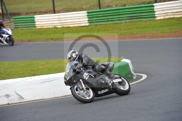 Mallory park Leicestershire;Mallory park photographs;Motorcycle action photographs;Trackday digital images;event digital images;eventdigitalimages;mallory park;no limits trackday;peter wileman photography;trackday;trackday photos