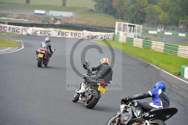 Mallory park Leicestershire;Mallory park photographs;Motorcycle action photographs;Trackday digital images;event digital images;eventdigitalimages;mallory park;no limits trackday;peter wileman photography;trackday;trackday photos