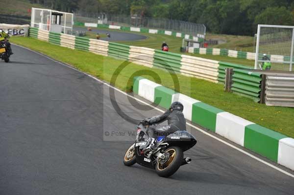 Mallory park Leicestershire;Mallory park photographs;Motorcycle action photographs;Trackday digital images;event digital images;eventdigitalimages;mallory park;no limits trackday;peter wileman photography;trackday;trackday photos