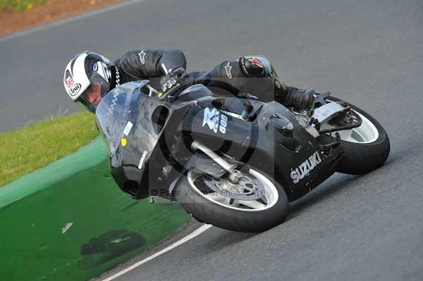 Mallory park Leicestershire;Mallory park photographs;Motorcycle action photographs;Trackday digital images;event digital images;eventdigitalimages;mallory park;no limits trackday;peter wileman photography;trackday;trackday photos