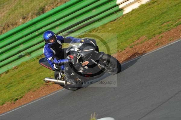 Mallory park Leicestershire;Mallory park photographs;Motorcycle action photographs;Trackday digital images;event digital images;eventdigitalimages;mallory park;no limits trackday;peter wileman photography;trackday;trackday photos