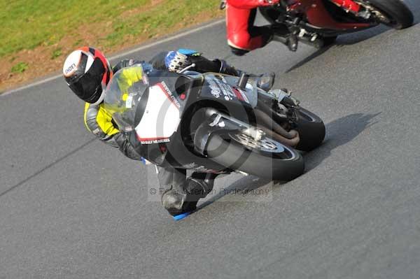 Mallory park Leicestershire;Mallory park photographs;Motorcycle action photographs;Trackday digital images;event digital images;eventdigitalimages;mallory park;no limits trackday;peter wileman photography;trackday;trackday photos