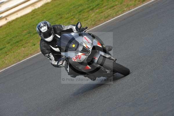 Mallory park Leicestershire;Mallory park photographs;Motorcycle action photographs;Trackday digital images;event digital images;eventdigitalimages;mallory park;no limits trackday;peter wileman photography;trackday;trackday photos