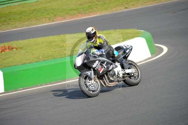 Mallory park Leicestershire;Mallory park photographs;Motorcycle action photographs;Trackday digital images;event digital images;eventdigitalimages;mallory park;no limits trackday;peter wileman photography;trackday;trackday photos