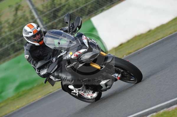 Mallory park Leicestershire;Mallory park photographs;Motorcycle action photographs;Trackday digital images;event digital images;eventdigitalimages;mallory park;no limits trackday;peter wileman photography;trackday;trackday photos