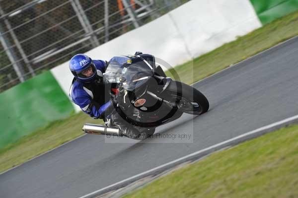 Mallory park Leicestershire;Mallory park photographs;Motorcycle action photographs;Trackday digital images;event digital images;eventdigitalimages;mallory park;no limits trackday;peter wileman photography;trackday;trackday photos