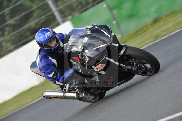 Mallory park Leicestershire;Mallory park photographs;Motorcycle action photographs;Trackday digital images;event digital images;eventdigitalimages;mallory park;no limits trackday;peter wileman photography;trackday;trackday photos