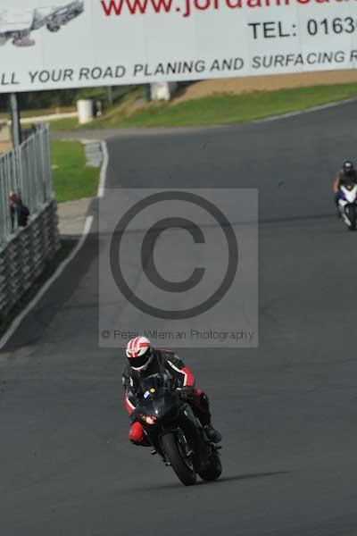 Mallory park Leicestershire;Mallory park photographs;Motorcycle action photographs;Trackday digital images;event digital images;eventdigitalimages;mallory park;no limits trackday;peter wileman photography;trackday;trackday photos