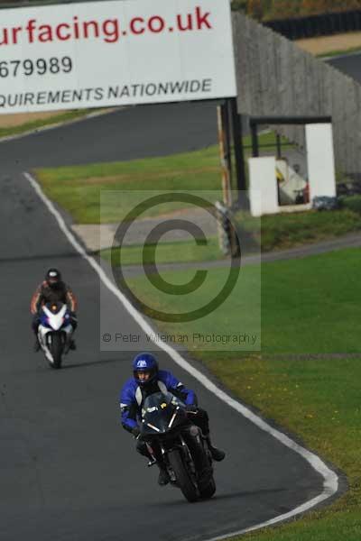 Mallory park Leicestershire;Mallory park photographs;Motorcycle action photographs;Trackday digital images;event digital images;eventdigitalimages;mallory park;no limits trackday;peter wileman photography;trackday;trackday photos