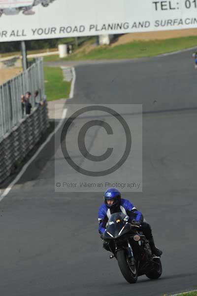 Mallory park Leicestershire;Mallory park photographs;Motorcycle action photographs;Trackday digital images;event digital images;eventdigitalimages;mallory park;no limits trackday;peter wileman photography;trackday;trackday photos