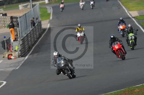 Mallory park Leicestershire;Mallory park photographs;Motorcycle action photographs;Trackday digital images;event digital images;eventdigitalimages;mallory park;no limits trackday;peter wileman photography;trackday;trackday photos