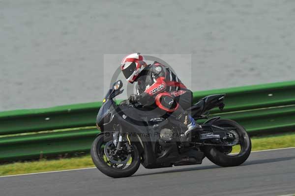 Mallory park Leicestershire;Mallory park photographs;Motorcycle action photographs;Trackday digital images;event digital images;eventdigitalimages;mallory park;no limits trackday;peter wileman photography;trackday;trackday photos