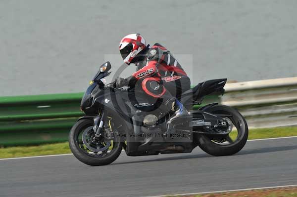 Mallory park Leicestershire;Mallory park photographs;Motorcycle action photographs;Trackday digital images;event digital images;eventdigitalimages;mallory park;no limits trackday;peter wileman photography;trackday;trackday photos