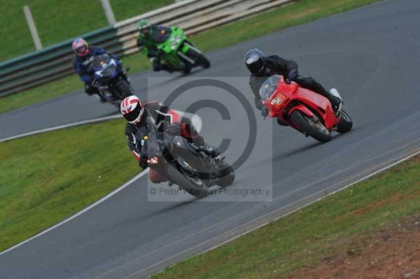 Mallory park Leicestershire;Mallory park photographs;Motorcycle action photographs;Trackday digital images;event digital images;eventdigitalimages;mallory park;no limits trackday;peter wileman photography;trackday;trackday photos