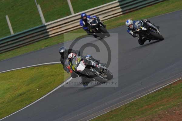 Mallory park Leicestershire;Mallory park photographs;Motorcycle action photographs;Trackday digital images;event digital images;eventdigitalimages;mallory park;no limits trackday;peter wileman photography;trackday;trackday photos