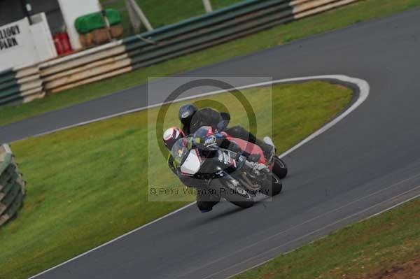 Mallory park Leicestershire;Mallory park photographs;Motorcycle action photographs;Trackday digital images;event digital images;eventdigitalimages;mallory park;no limits trackday;peter wileman photography;trackday;trackday photos