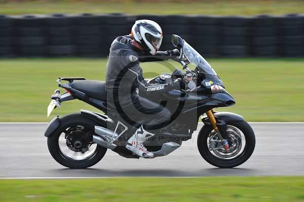 Mallory park Leicestershire;Mallory park photographs;Motorcycle action photographs;Trackday digital images;event digital images;eventdigitalimages;mallory park;no limits trackday;peter wileman photography;trackday;trackday photos