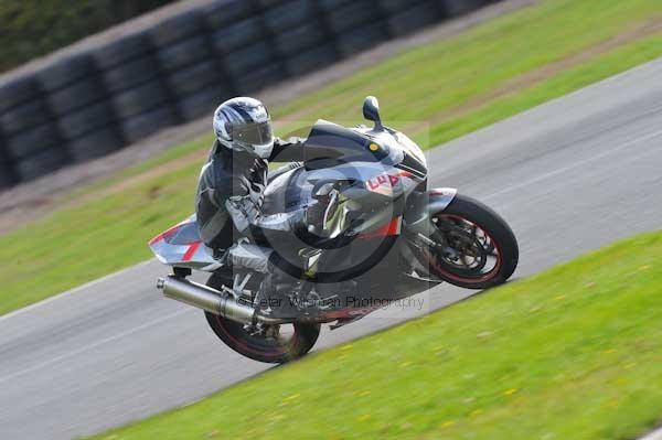 Mallory park Leicestershire;Mallory park photographs;Motorcycle action photographs;Trackday digital images;event digital images;eventdigitalimages;mallory park;no limits trackday;peter wileman photography;trackday;trackday photos