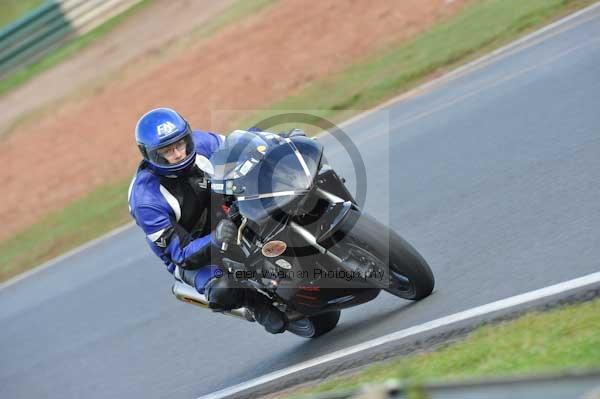 Mallory park Leicestershire;Mallory park photographs;Motorcycle action photographs;Trackday digital images;event digital images;eventdigitalimages;mallory park;no limits trackday;peter wileman photography;trackday;trackday photos