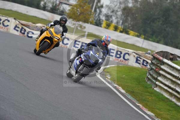 Mallory park Leicestershire;Mallory park photographs;Motorcycle action photographs;Trackday digital images;event digital images;eventdigitalimages;mallory park;no limits trackday;peter wileman photography;trackday;trackday photos