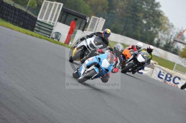 Mallory park Leicestershire;Mallory park photographs;Motorcycle action photographs;Trackday digital images;event digital images;eventdigitalimages;mallory park;no limits trackday;peter wileman photography;trackday;trackday photos