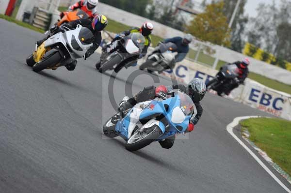 Mallory park Leicestershire;Mallory park photographs;Motorcycle action photographs;Trackday digital images;event digital images;eventdigitalimages;mallory park;no limits trackday;peter wileman photography;trackday;trackday photos