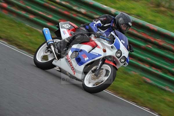 Mallory park Leicestershire;Mallory park photographs;Motorcycle action photographs;Trackday digital images;event digital images;eventdigitalimages;mallory park;no limits trackday;peter wileman photography;trackday;trackday photos