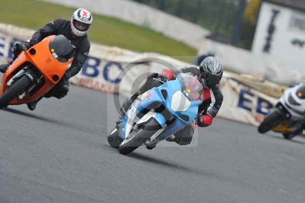 Mallory park Leicestershire;Mallory park photographs;Motorcycle action photographs;Trackday digital images;event digital images;eventdigitalimages;mallory park;no limits trackday;peter wileman photography;trackday;trackday photos