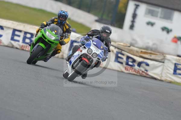 Mallory park Leicestershire;Mallory park photographs;Motorcycle action photographs;Trackday digital images;event digital images;eventdigitalimages;mallory park;no limits trackday;peter wileman photography;trackday;trackday photos