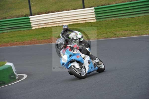 Mallory park Leicestershire;Mallory park photographs;Motorcycle action photographs;Trackday digital images;event digital images;eventdigitalimages;mallory park;no limits trackday;peter wileman photography;trackday;trackday photos