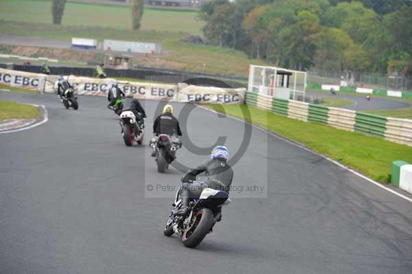 Mallory park Leicestershire;Mallory park photographs;Motorcycle action photographs;Trackday digital images;event digital images;eventdigitalimages;mallory park;no limits trackday;peter wileman photography;trackday;trackday photos