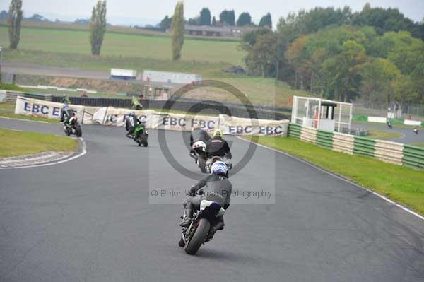 Mallory park Leicestershire;Mallory park photographs;Motorcycle action photographs;Trackday digital images;event digital images;eventdigitalimages;mallory park;no limits trackday;peter wileman photography;trackday;trackday photos